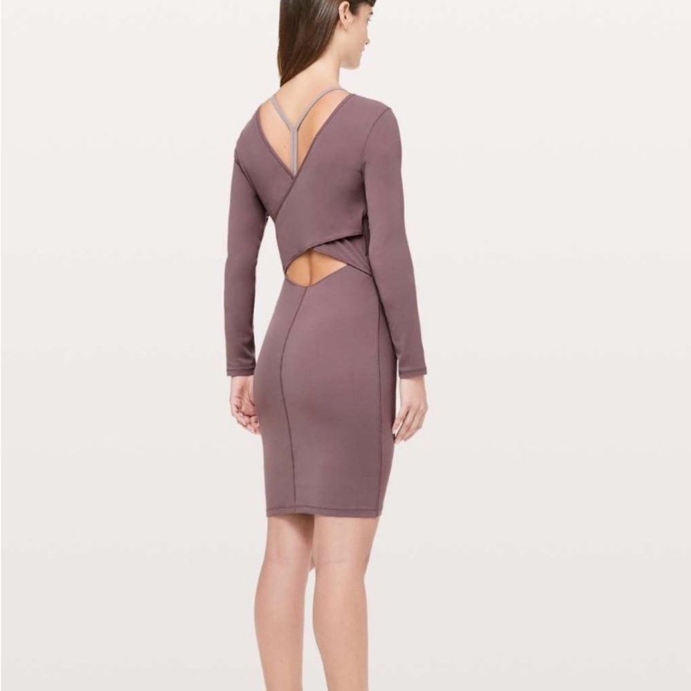 NWT Lululemon Contour Dress *Nulu Antique Bark Mauve- Size 8